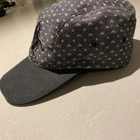 Good and Evil Hat - Picture 2 of 5